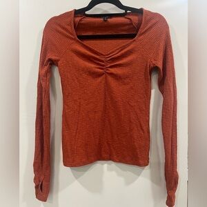 Jessica Simpson Sweetheart Neckline Long sleeve Top with thumb holes